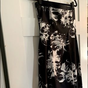 Ann Taylor Silk strapless floral dress comes to the knee NVW Bra inside size 6